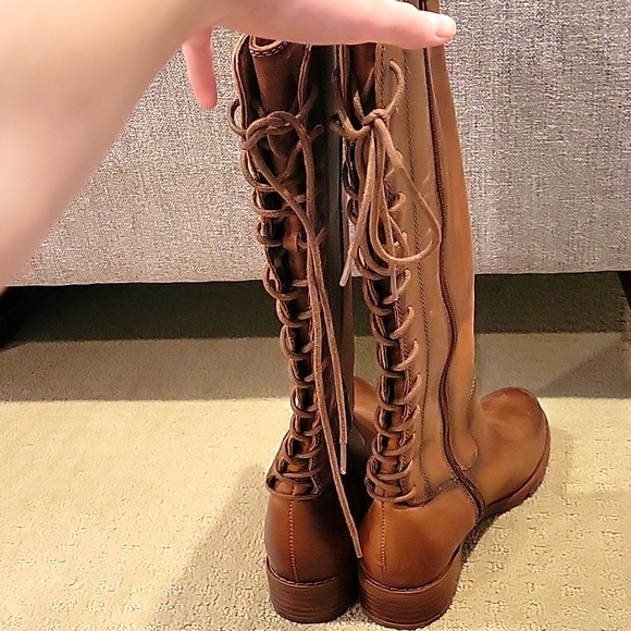 Women's Söfft Leather Boots - Picture 2 of 2